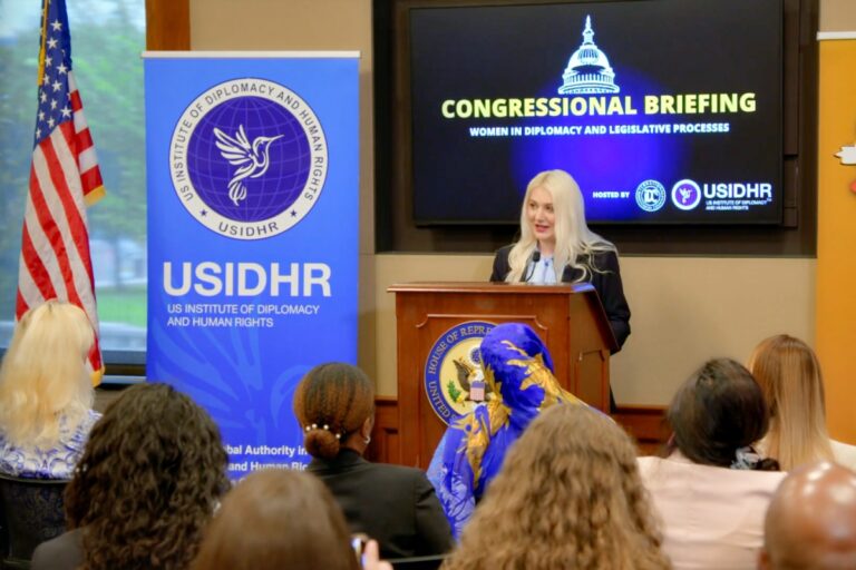 Dr. Isabelle Vladoiu beim Congressional Briefing über Frauen in Diplomatie und Gesetzgebung, organisiert vom USIDHR.
