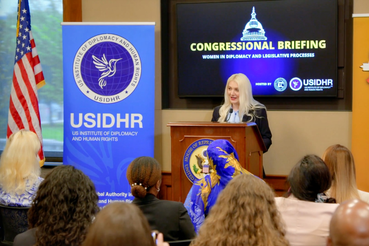 Dr. Isabelle Vladoiu beim Congressional Briefing über Frauen in Diplomatie und Gesetzgebung, organisiert vom USIDHR.